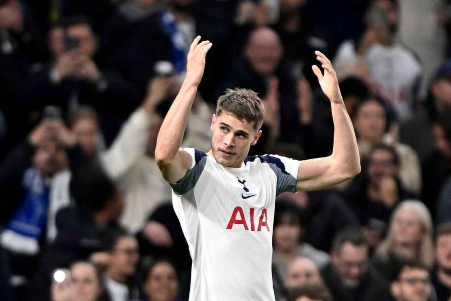 Van de Ven explains snubbing Thomas Frank: It was nothing to do with the gaffer!