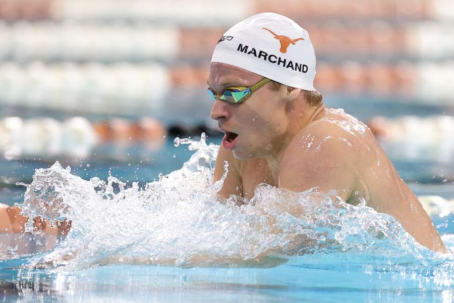Léon Marchand remporte le 400 m 4 nages à Austin