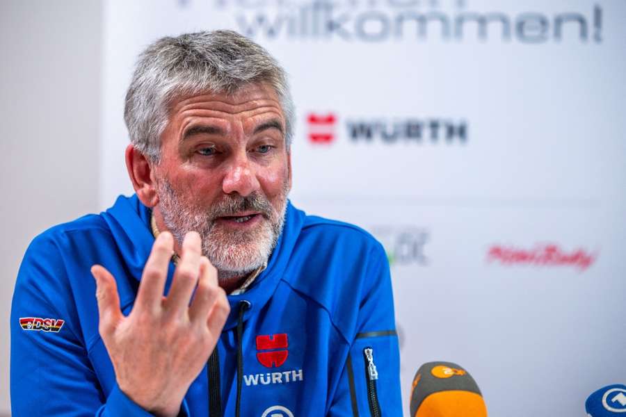 DSV-Cheftrainer Christian Schwaiger hat seine Abfahrer massiv kritisiert.