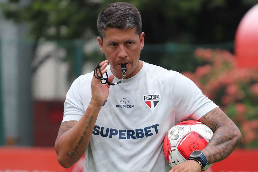Thiago Carpini vai enfrentar seu ex-time no Morumbi