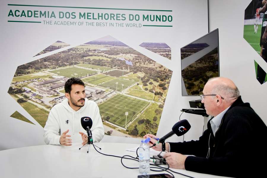 Raúl Ribeiro à conversa com o Flashscore na Academia de Alcochete
