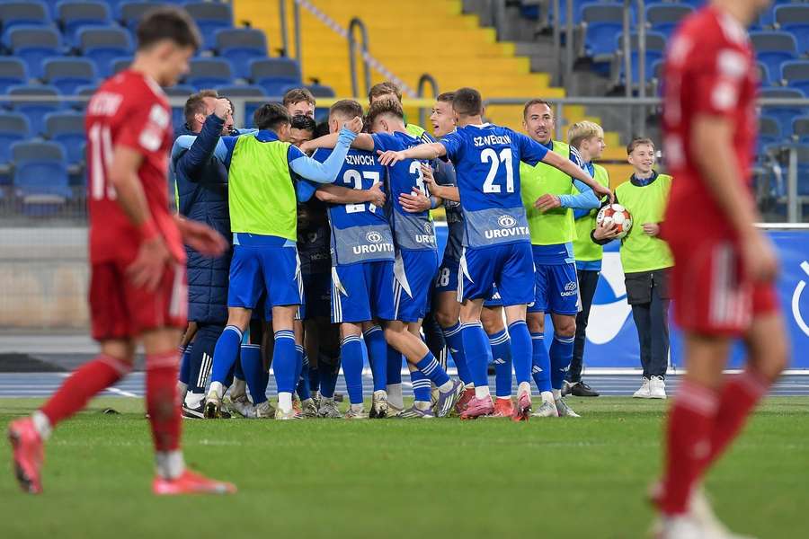Ruch Chorzów odwrócił wynik z Miedzią i pnie się w górę tabeli 1. Ligi Ruch Chorzów odwrócił wynik z Miedzią i pnie się w górę tabeli 1. Ligi