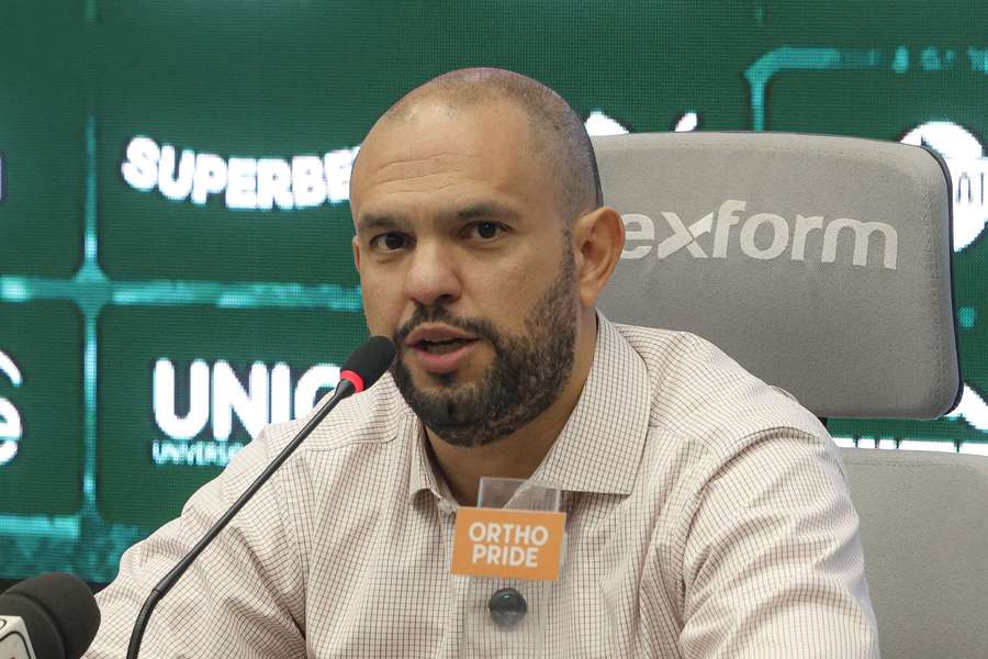 Presidente do Flu deu entrevista nas Laranjeiras