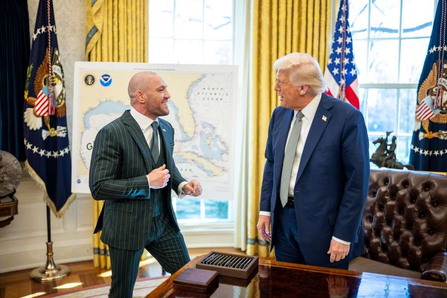 McGregor foi recebido por Trump no Salão Oval da Casa Branca 