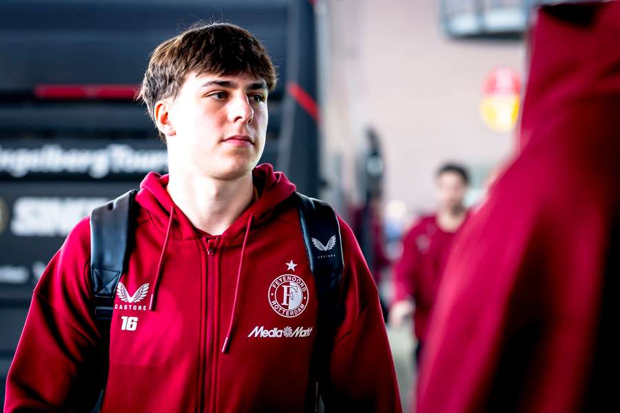 Sauer okúsi nemecký futbal. Sauer okúsi nemecký futbal.