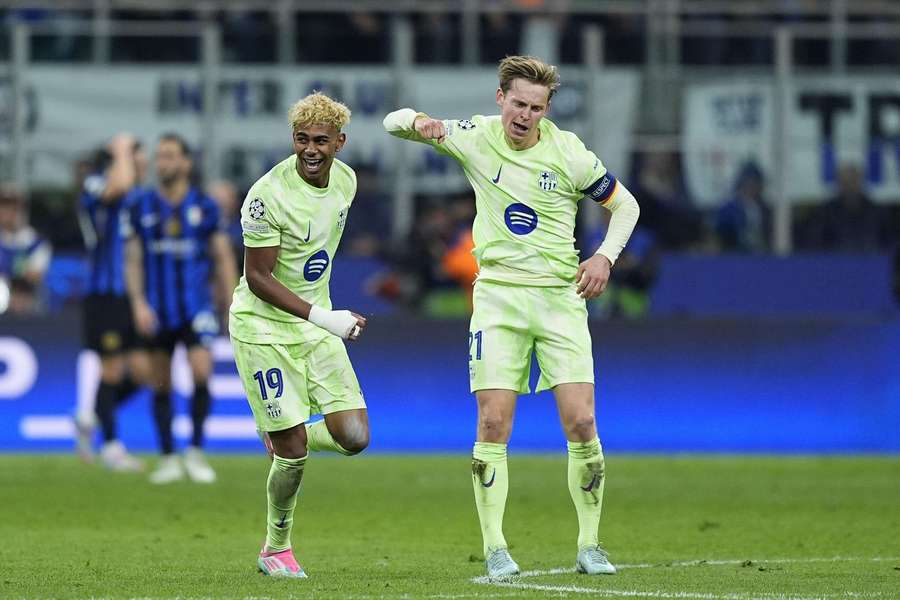 Barcelona's Lamine Yamal and Frenkie de Jong celebrate Dani Olmo's equaliser against Inter
