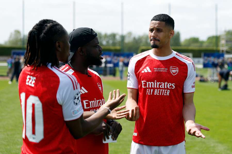 Saliba (r.) ist Arsenals Abwehrchef Saliba (r.) ist Arsenals Abwehrchef