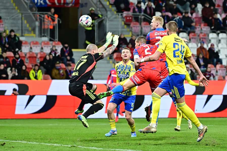 Václav Jemelka proti Zlínu vyrovnával hlavou na 1:1.