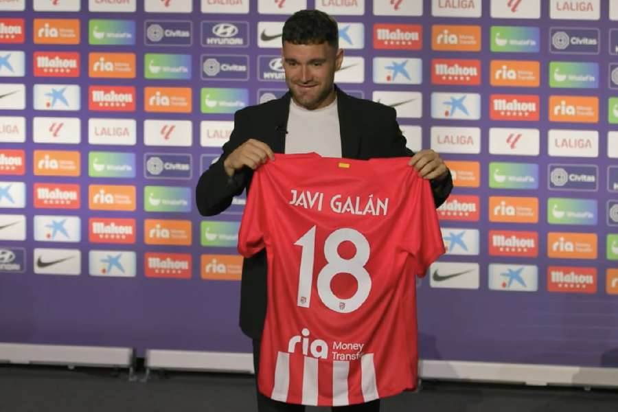 Javi Galán na apresentação como jogador do Atlético de Madrid