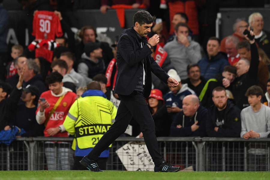 Paulo Fonseca, entrenador del Lyon, al final del partido en Old Trafford.