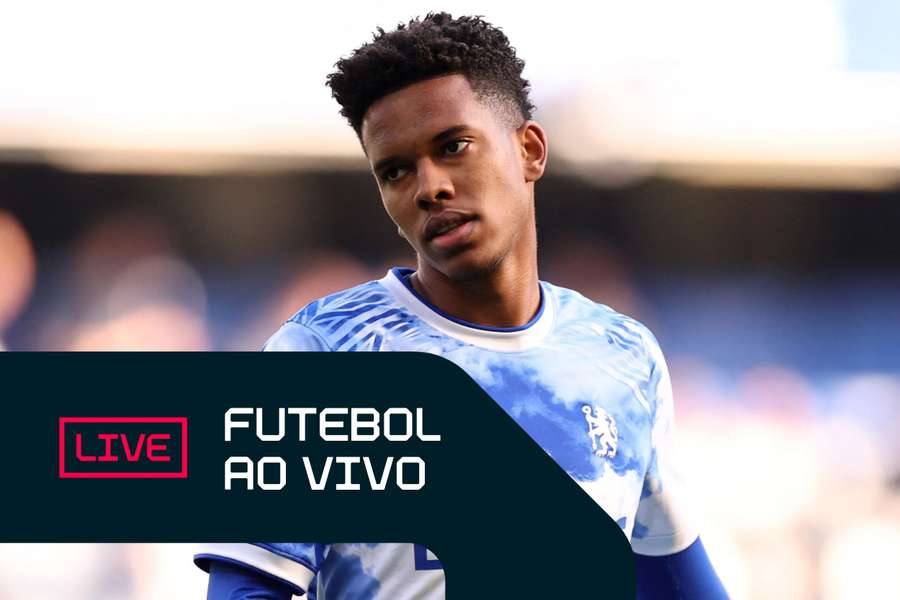 Estêvão joga como titular contra o Manchester United Estêvão joga como titular contra o Manchester United