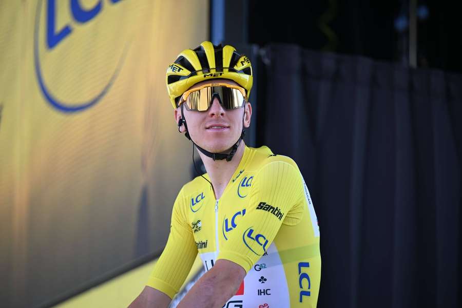 Tadej Pogacar im Gelben Trikot der Tour de France