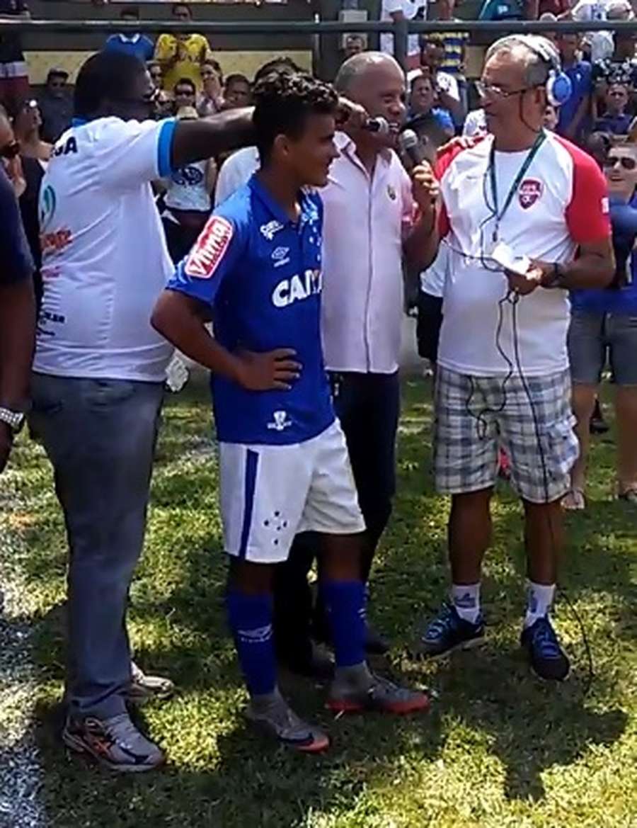 Kaiki ao lado de Dadá durante edição da Copa Dadazinho