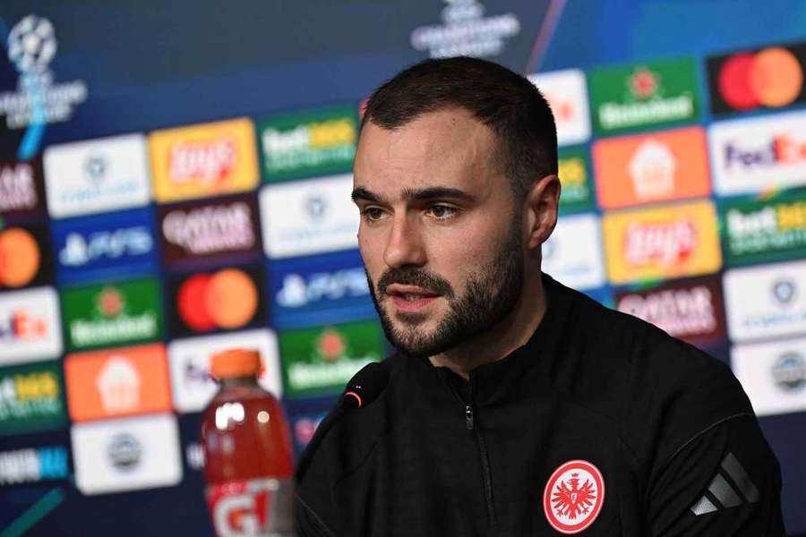 Dennis Schmitt muss direkt international ran.