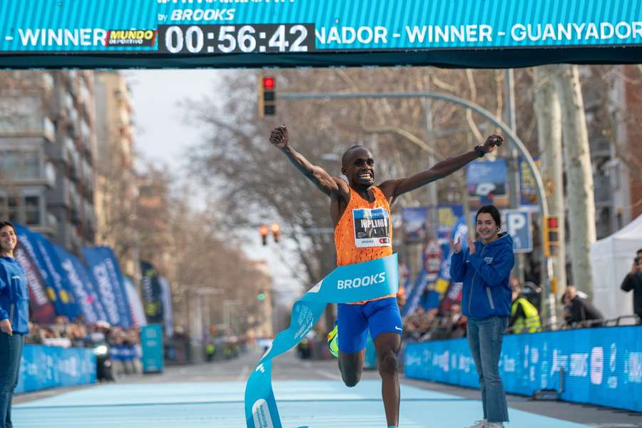 uganda-s-jacob-kiplimo-breaks-half-marathon-world-record-in-barcelona