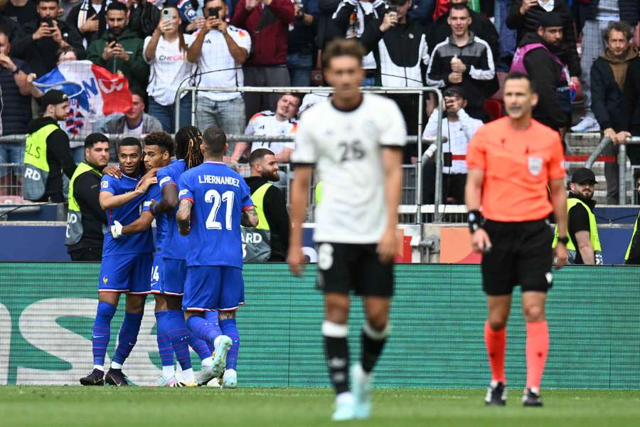 Mbappé fez um golo e uma assistência no triunfo francês