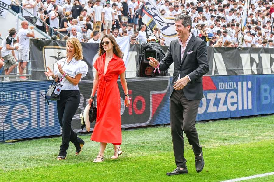 Ówczesny właściciel Spezii, Robert Platek, z rodziną podczas meczu Spezia Calcio vs. Torino FC, 27 maja 2023 r.