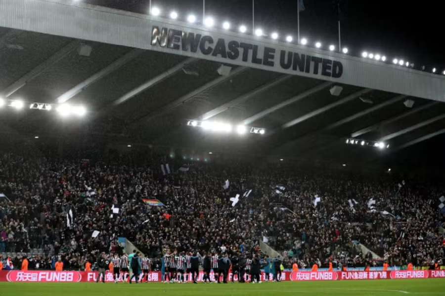 Newcastle sa takto tešilo s fanúšikmi po postupe zo semifinále.