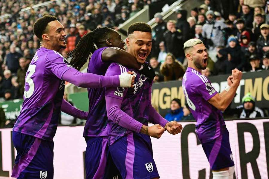 Rodrigo Muniz deu a vitória ao Newcastle na Premier League