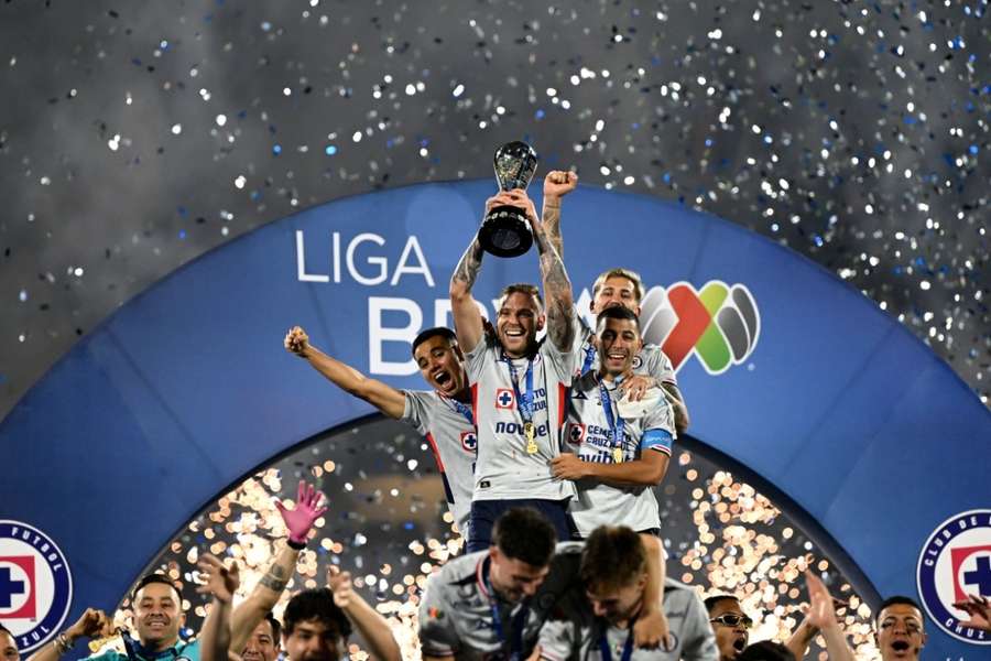 Cruz Azul é campeão do futebol mexicano Cruz Azul é campeão do futebol mexicano