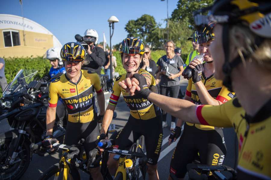 Jumbo-Visma heeft de eerste etappe van de Vuelta Femenina gewonnen