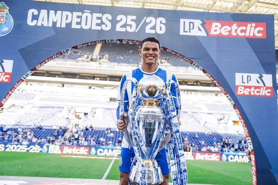 Thiago Silva deixa o FC Porto Thiago Silva deixa o FC Porto