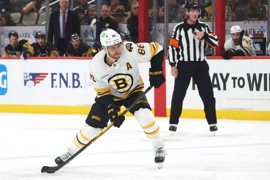 David Pastrňák má na kontě už 96 bodů.