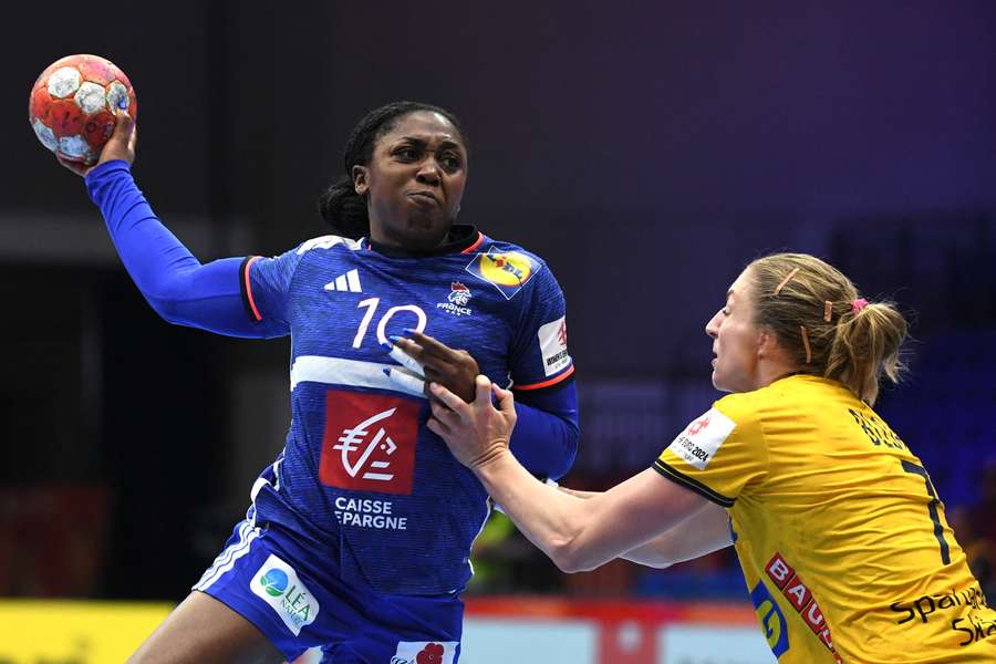 Pour la capitaine Grâce Zaadi, les Bleues du hand sont "en reconquête" avant le Mondial