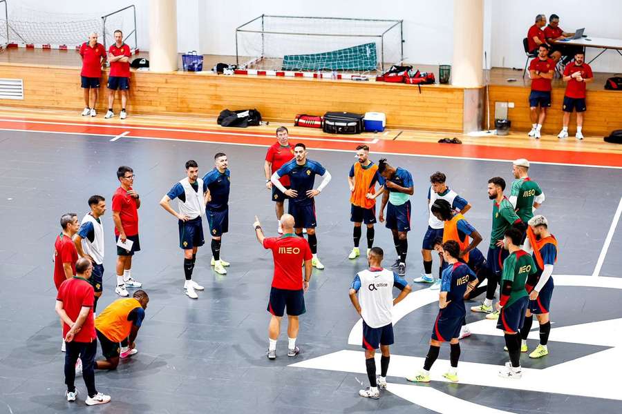 Portugal prepara Mundial de futsal