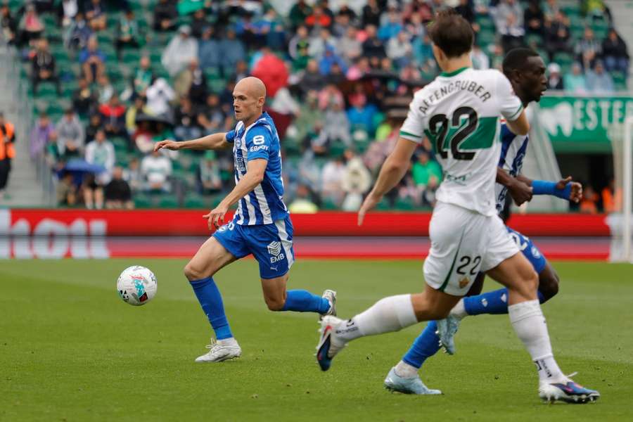 El Elche recibió al Alavés en el Martínez Valero