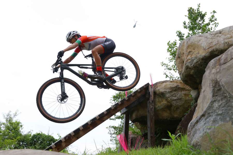 Paris-2024: Raquel Queirós 29.ª na prova de ciclismo cross country olímpico