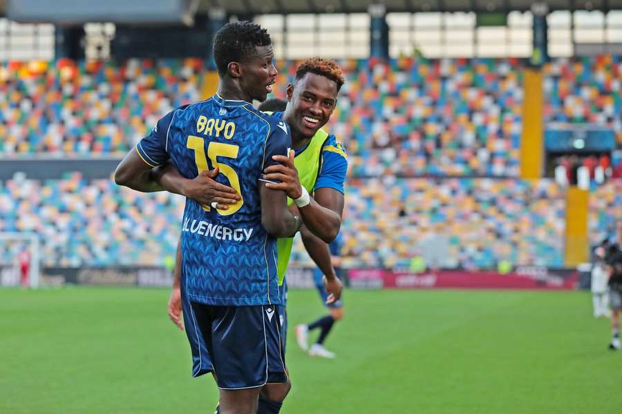 La gioia di Bayo dopo un gol La gioia di Bayo dopo un gol