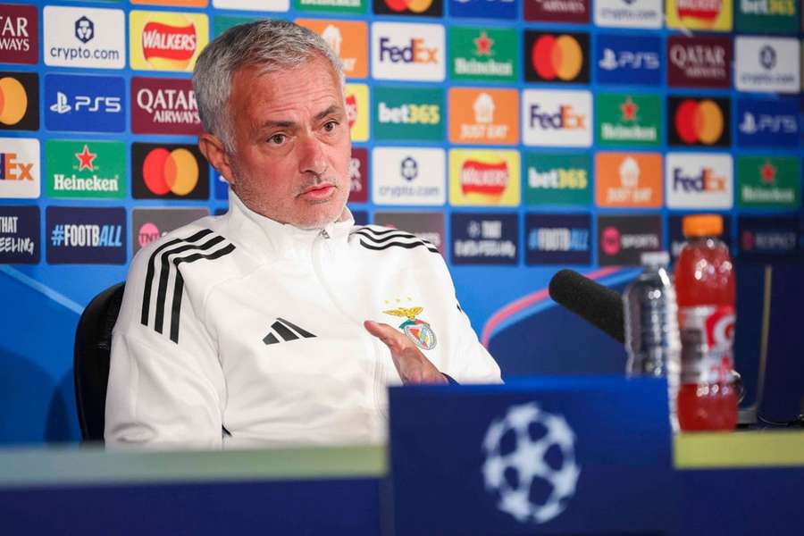 José Mourinho, entrenador del Benfica