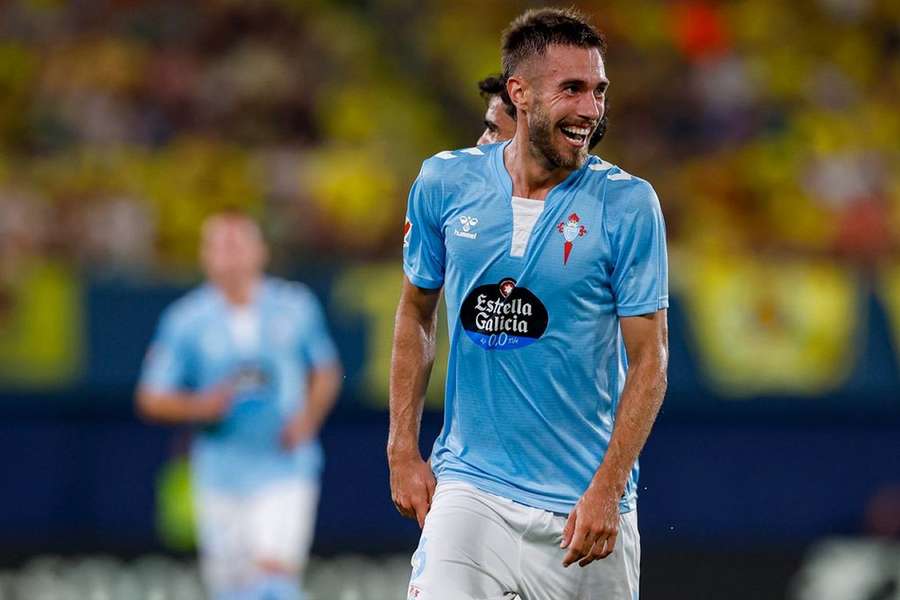 Roma challenge Barcelona for Celta Vigo defender Mingueza