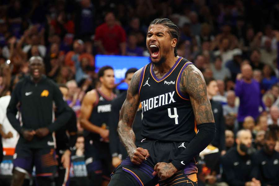 Green potiahol Phoenix do play-off NBA.