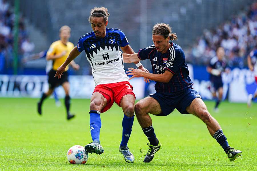 Yussuf Poulsen (l.) bei seinem Testspieldebüt für den Hamburger SV. Yussuf Poulsen (l.) bei seinem Testspieldebüt für den Hamburger SV.