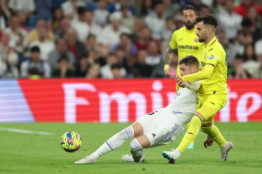 Valverde e Baena em duelo no Bernabéu