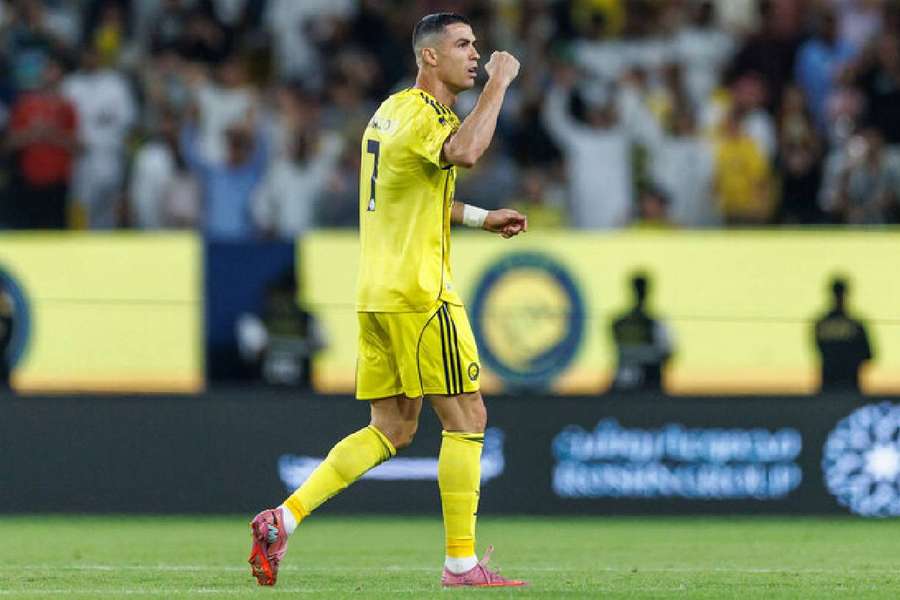 Cristiano Ronaldo faz 2 e líder Al-Nassr segue sem desperdiçar pontos na liga saudita