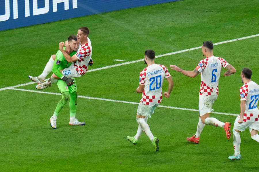 Croatia sink Japan in penalty shoot-out after tense affair