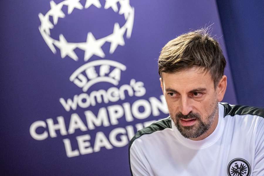 SGE-Trainer Niko Arnautis versprühte vor dem Auftritt seiner Mannschaft in Barcelona Optimismus.