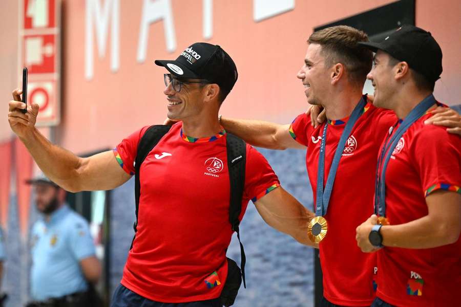 Os atletas Iuri Leitão e Rui Oliveira, medalhados em provas de ciclismo de pista