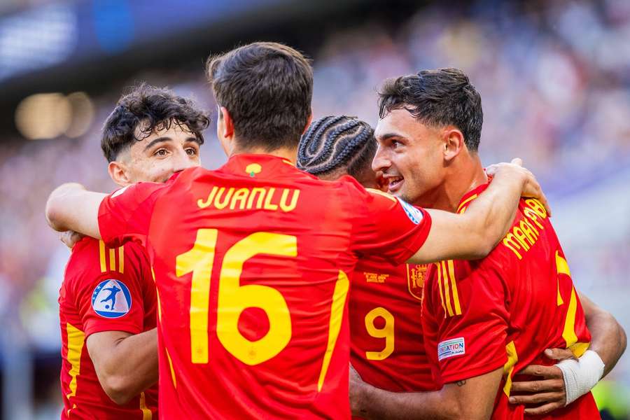 Diego Lopez, Mateo Joseph, Juanlu Sanchez of Spain celebrate 