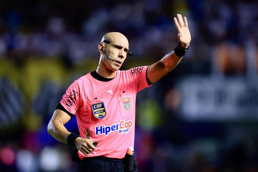 Bellote teve noite infeliz na Vila Belmiro Bellote teve noite infeliz na Vila Belmiro