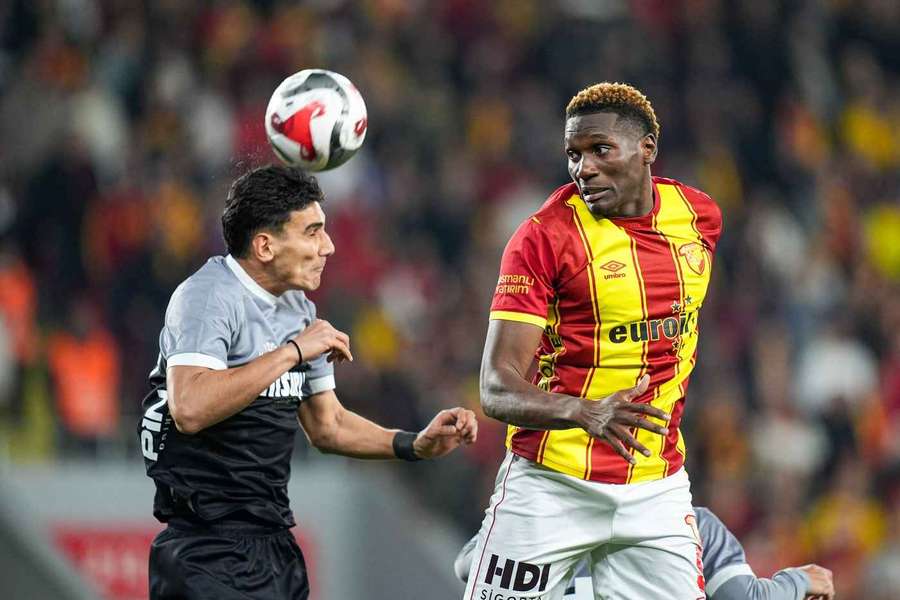 Héliton has been getting the better of Turkish league strikers