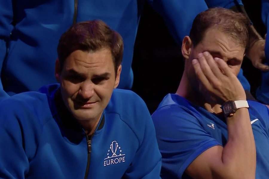 Roger Federer et Rafael Nadal, en larmes après le dernier match du Suisse.