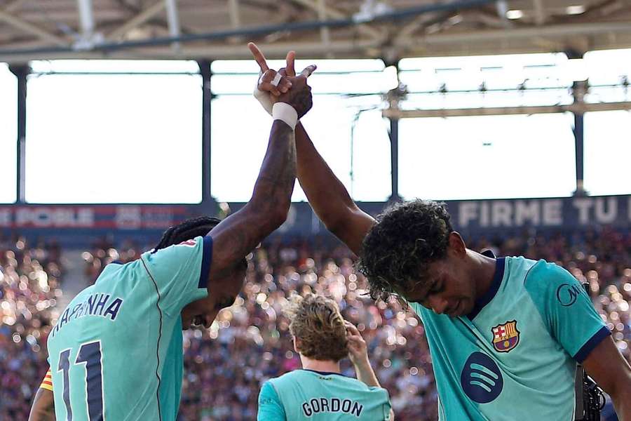 Raphinha e Lamine Yamal celebrando, a modo loro, un gol Raphinha e Lamine Yamal celebrando, a modo loro, un gol