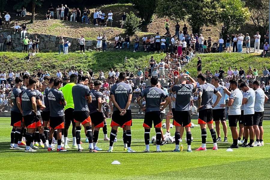 Vitória abriu treino aos adeptos esta terça-feira