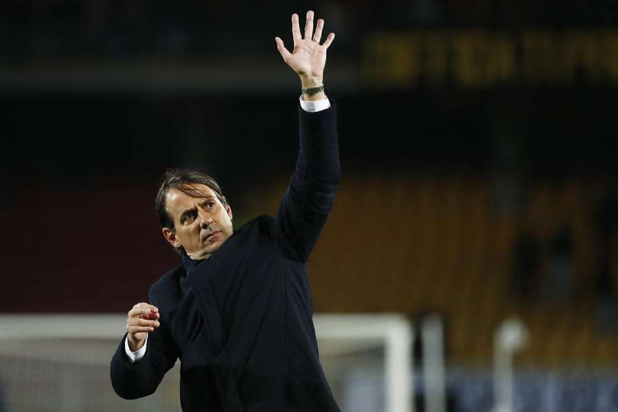 Inzaghi waves to the Inter fans after the game