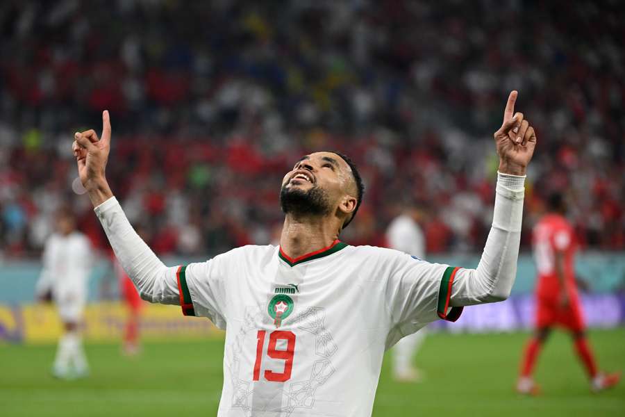 Marruecos toca el cielo con las manos y pasa a octavos como campeona del Grupo F (2-1)