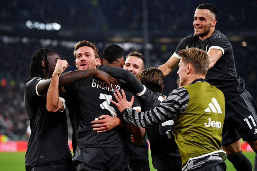 A festa da Juventus com o golo de Bremer